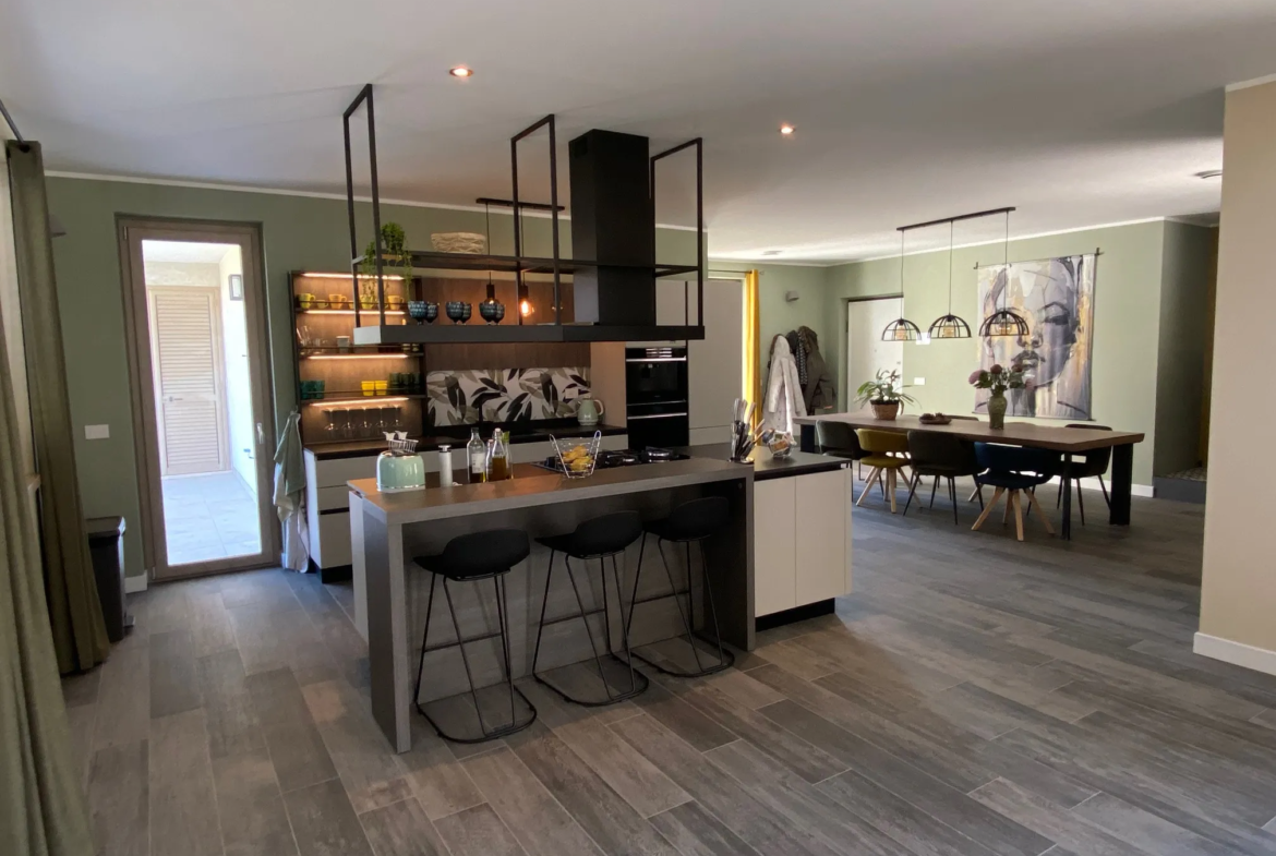 Luxury 5 Bed Villa for Sale In Tortoreto Italy