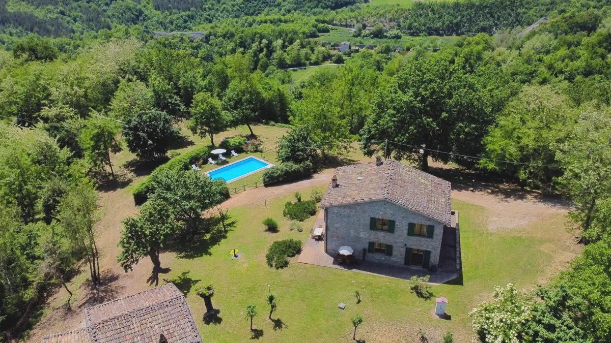 Excellent 6 Bed Stone Villa & Cottage for Sale In Amandola Italy