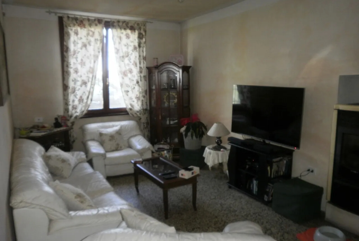 Excellent 3 Bed House For Sale in Lombardy Italy