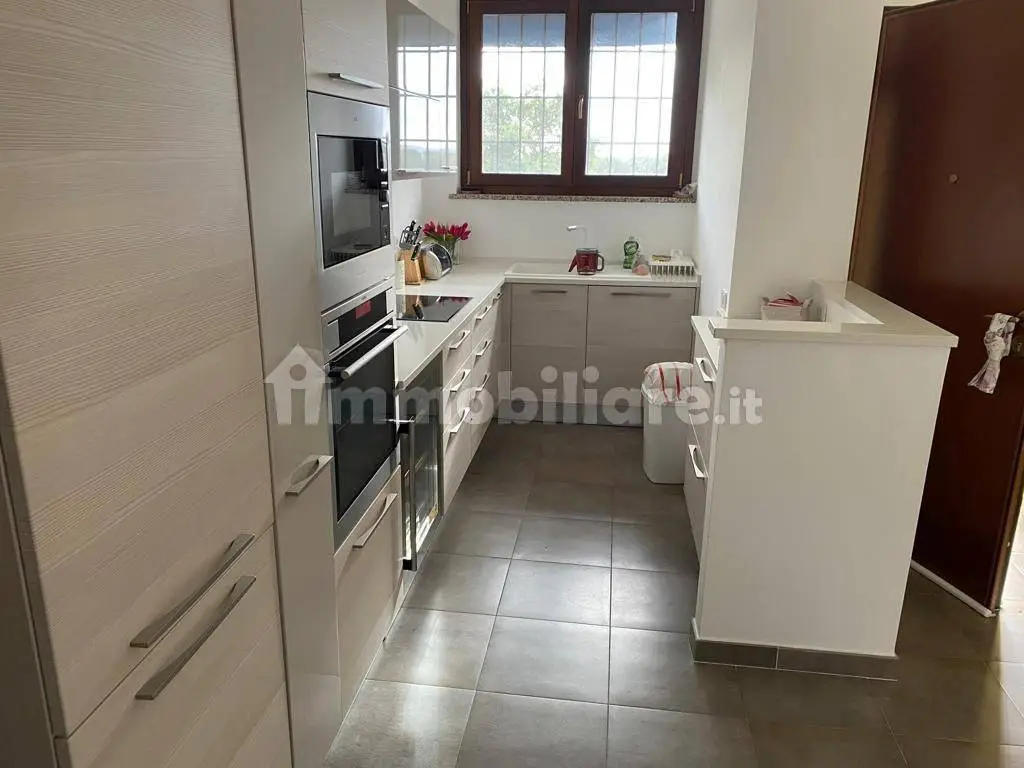 Luxury 6 Bed Villa For Sale in San Lorenzo Nuovo Italy