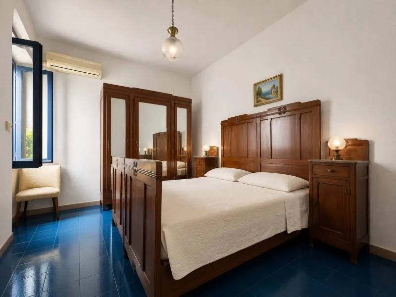 Stunning 8 bed Townhouse for Sale In Santa Teresa Gallura Sardinia Italy