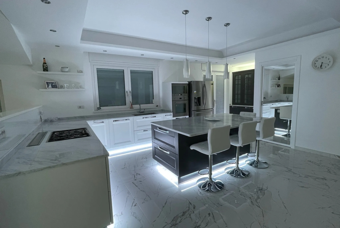 Luxury 6 Bed Villa For sale in MONTENERO DI BISACCIA Molise Abruzzo Italy