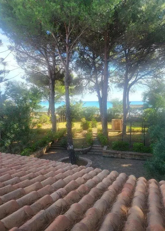 Luxury 5 bed Sea Front Villa for sale in SIMERI CRICHI Calabria Italy