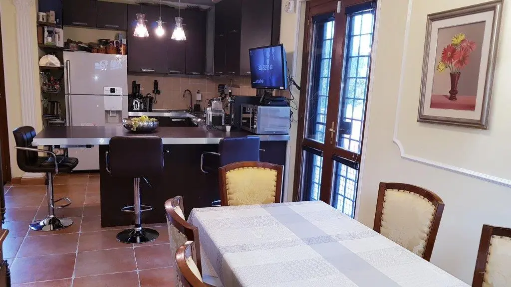 Stunning 4 bed Villa For Sale in National park of Veio Rome Lazio Italy