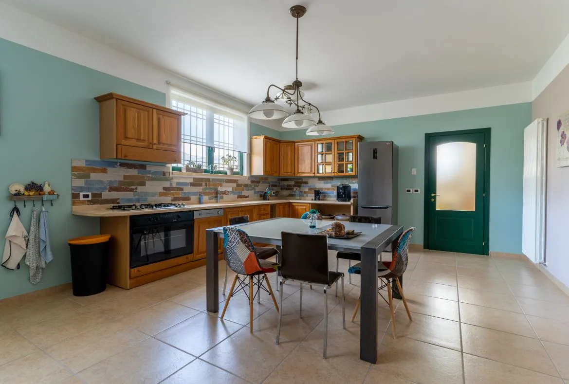 Luxury 5 Bed Villa for Sale In Tortoreto Italy