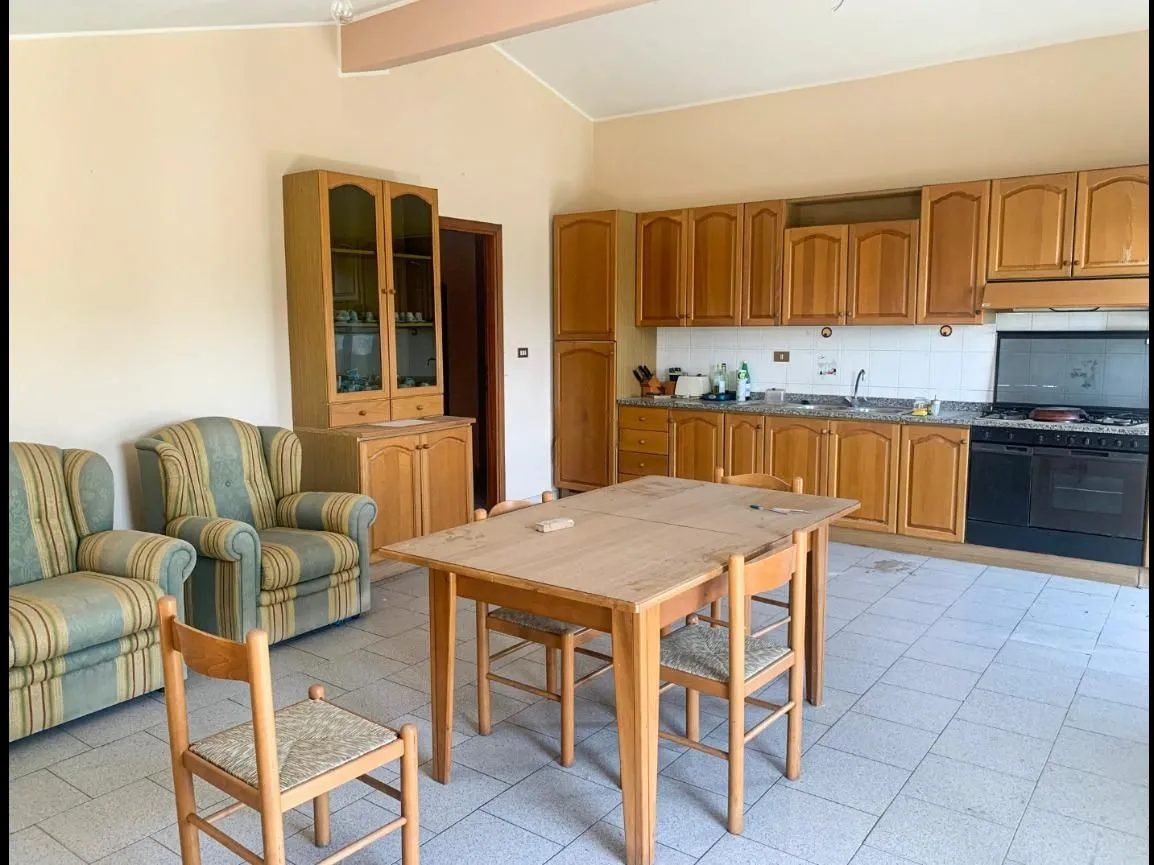 Commerical property with apartment for Sale In Cleto Calabria Italy