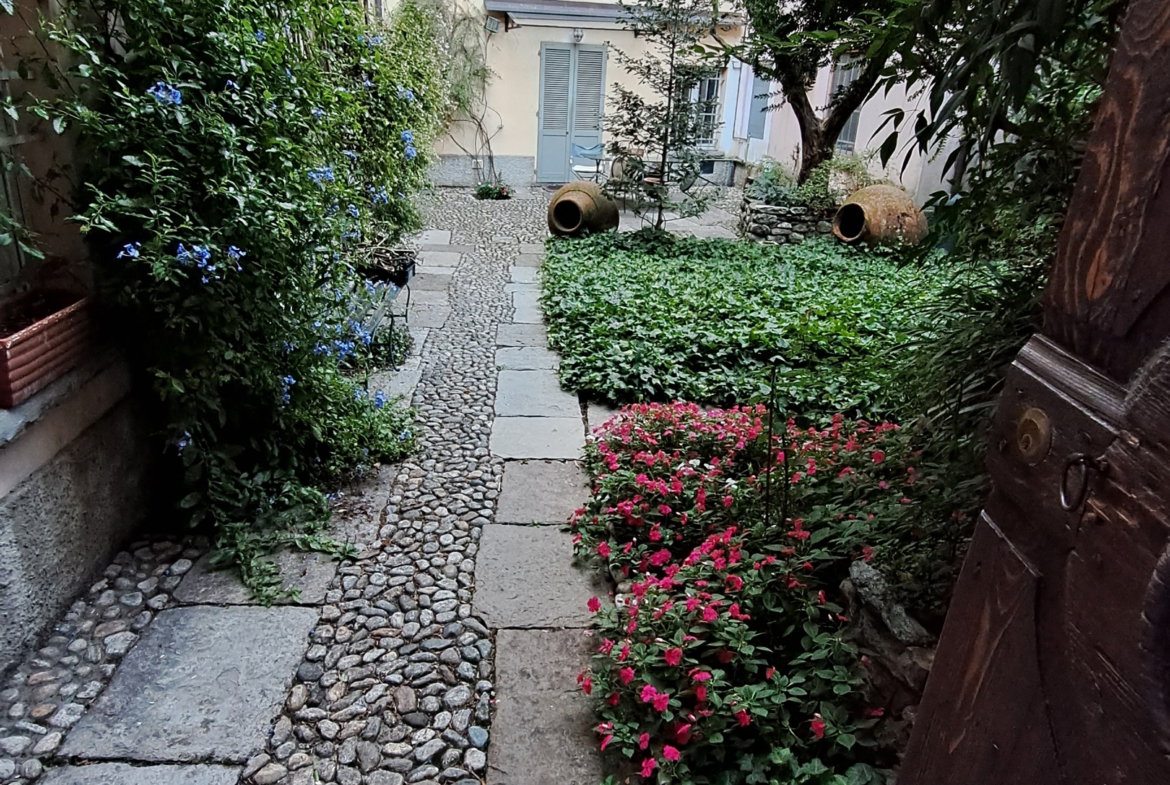 Stunning 2 Bed Apartment for Sale In Mandello del Lario Lake Como Lecco Italy