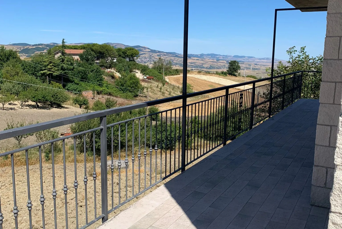 Excellent 3 Bed House For Sale in Orsara Di Puglia Italy