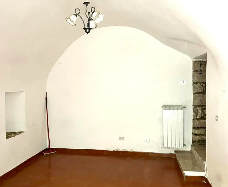 House Containing 2 Apartments for sale in Veroli Lazio Italy