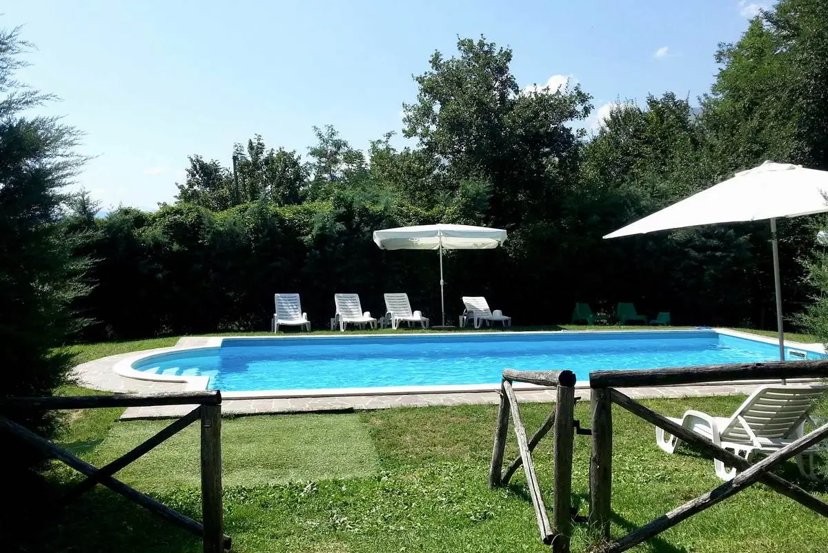 Excellent 6 Bed Stone Villa & Cottage for Sale In Amandola Italy
