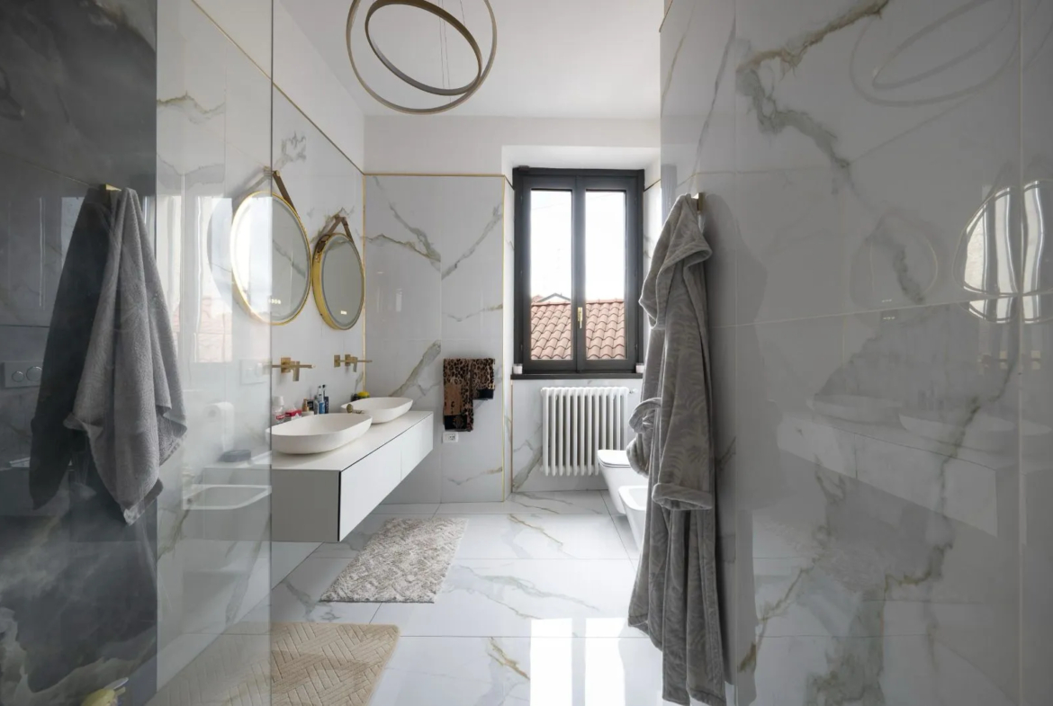 Excellent 4 Bed House for Sale In Fino Mornasco Lake Como Italy
