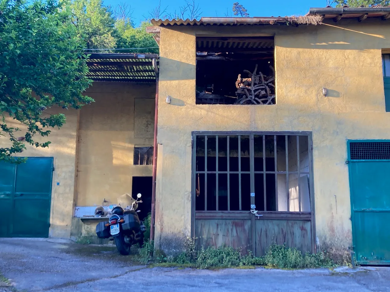 4 Bed House For Renovation for Sale In Capannori Lucca Italy