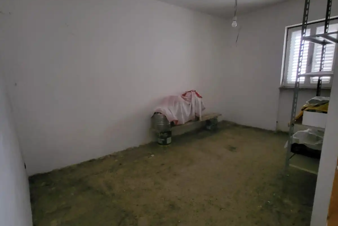 3 Bed Apartment For Renovation Sale In Montescaglioso Italy