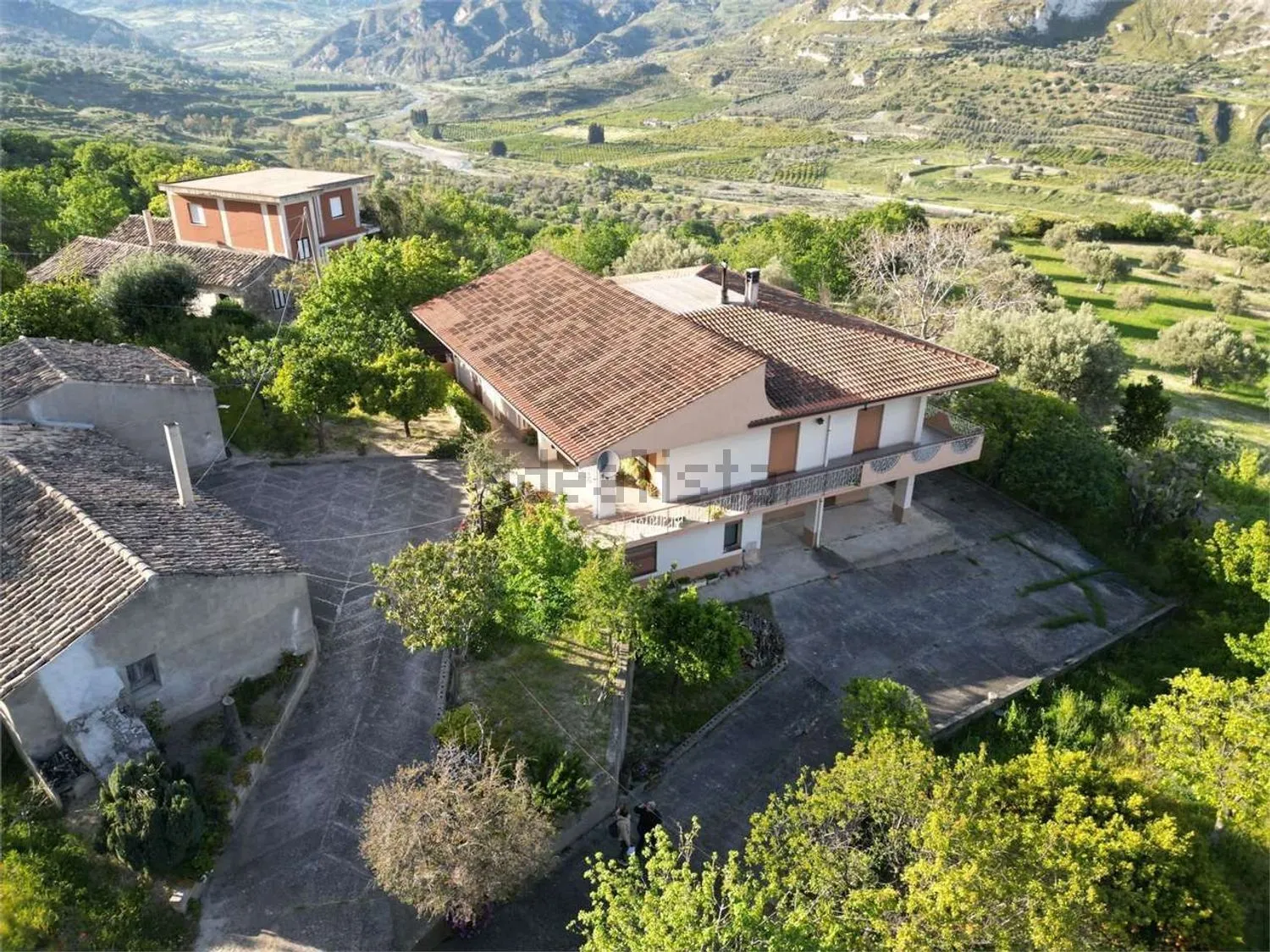 Excellent 3 Bed Villa for Sale In Ardore Calabria Italy