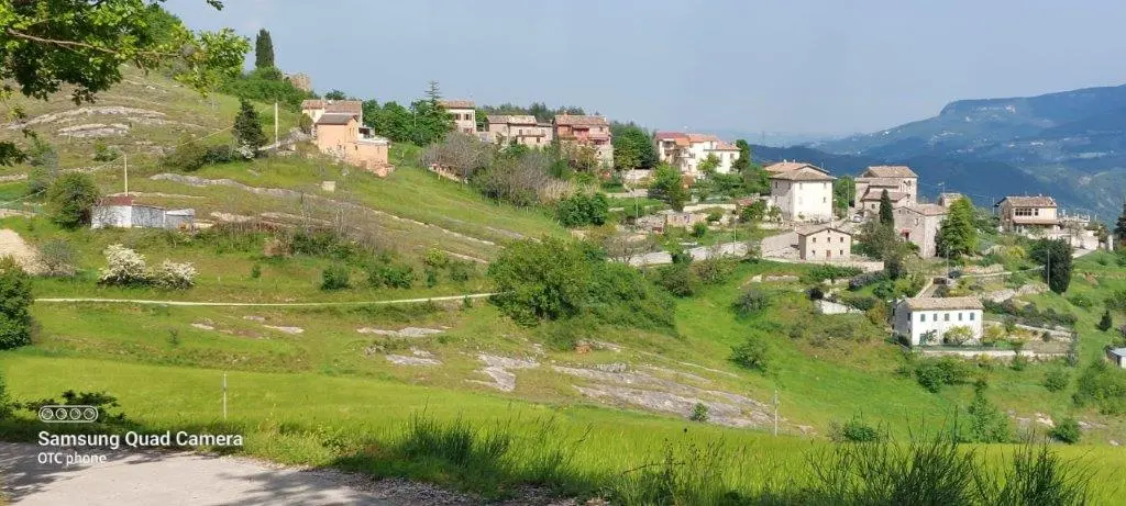Excellent 5 Bed Country House For Sale In Roccafluvione Italy