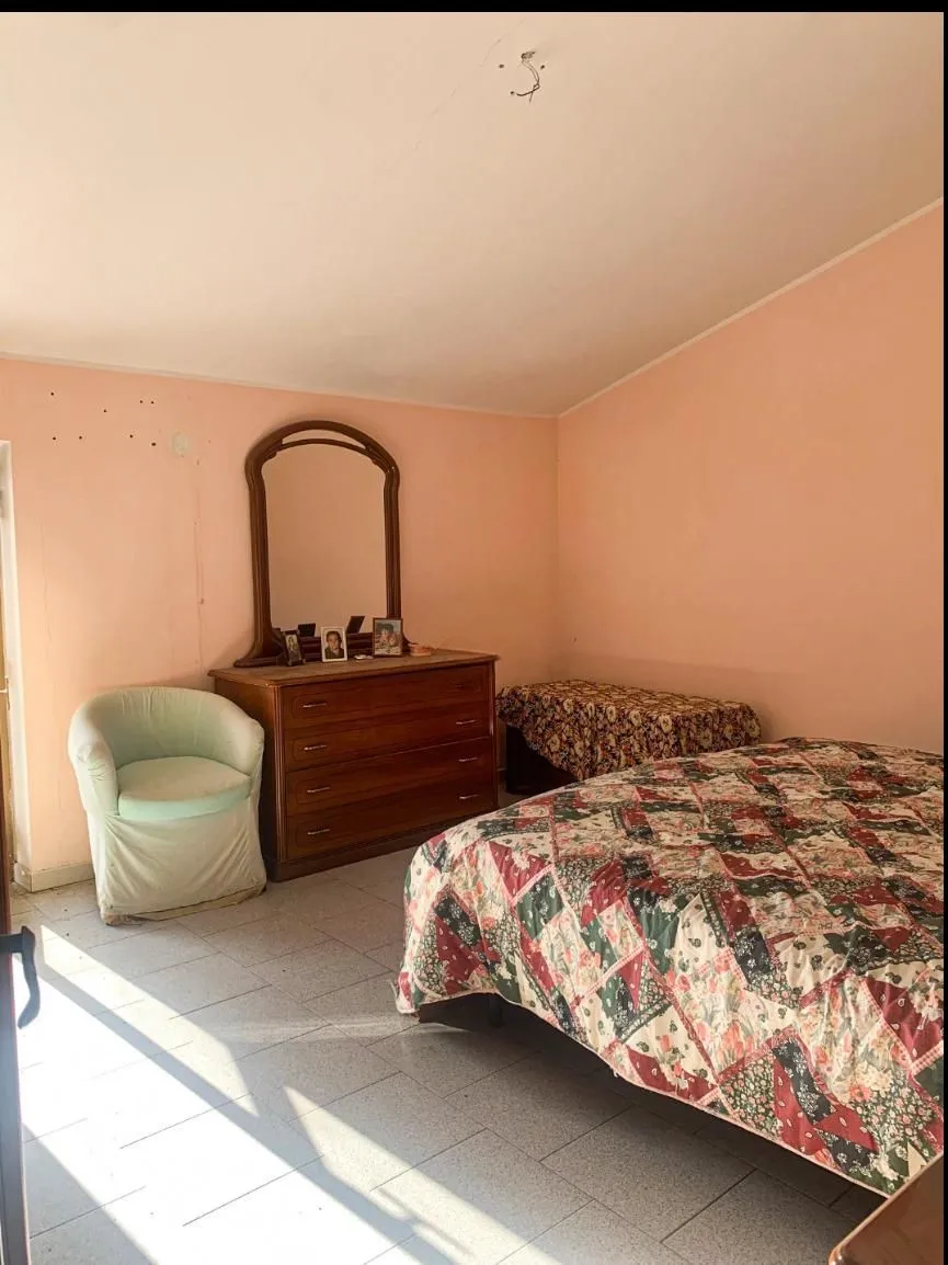 Commerical property with apartment for Sale In Cleto Calabria Italy
