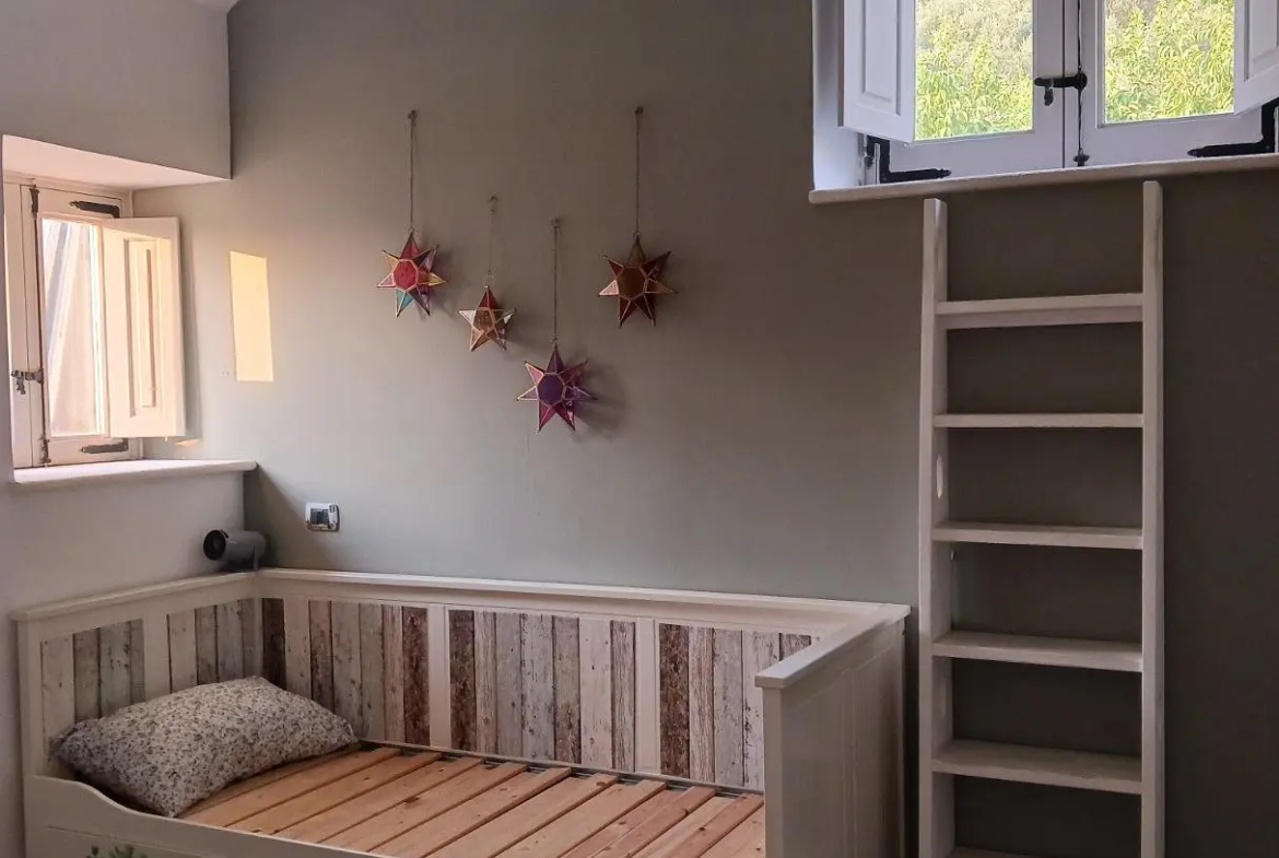 Excellent 2 Bed Apartment for Sale In Meta Campania Italy