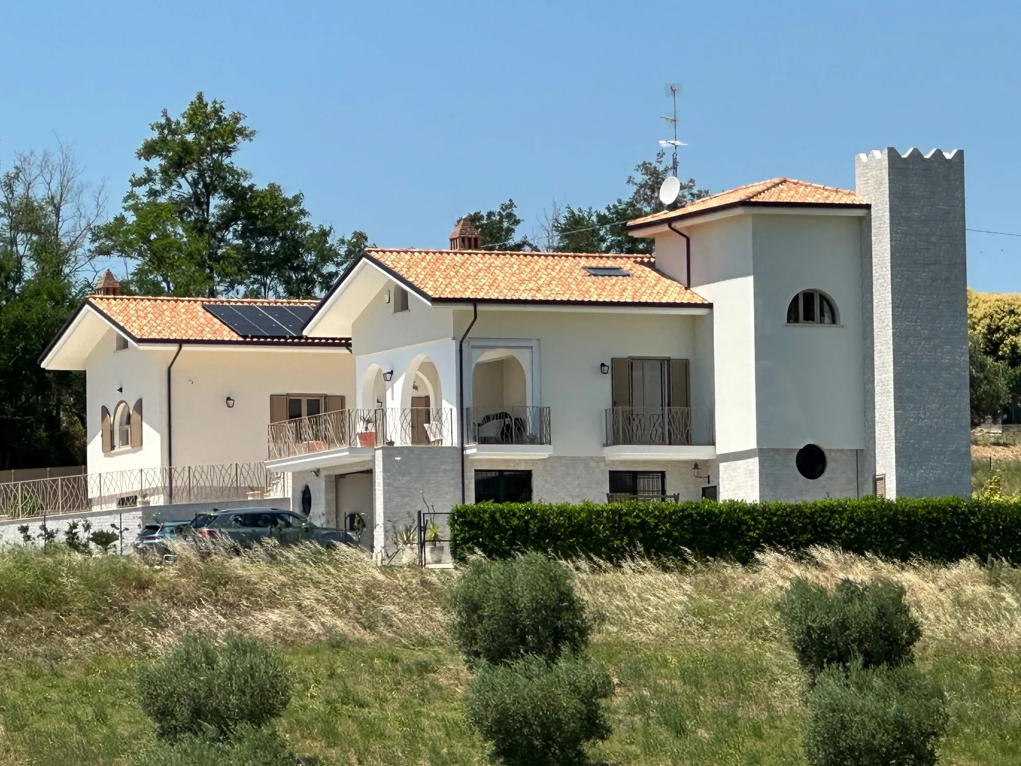 Luxury 5 Bed Villa for Sale In Tortoreto Italy