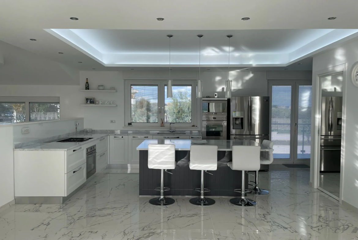 Luxury 6 Bed Villa For sale in MONTENERO DI BISACCIA Molise Abruzzo Italy