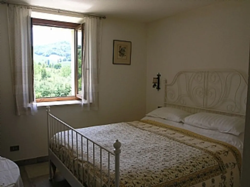 Stunning 8 Bedroom Farmhouse And Vineyard For Sale in Gualdo Tadino Umbria Italy