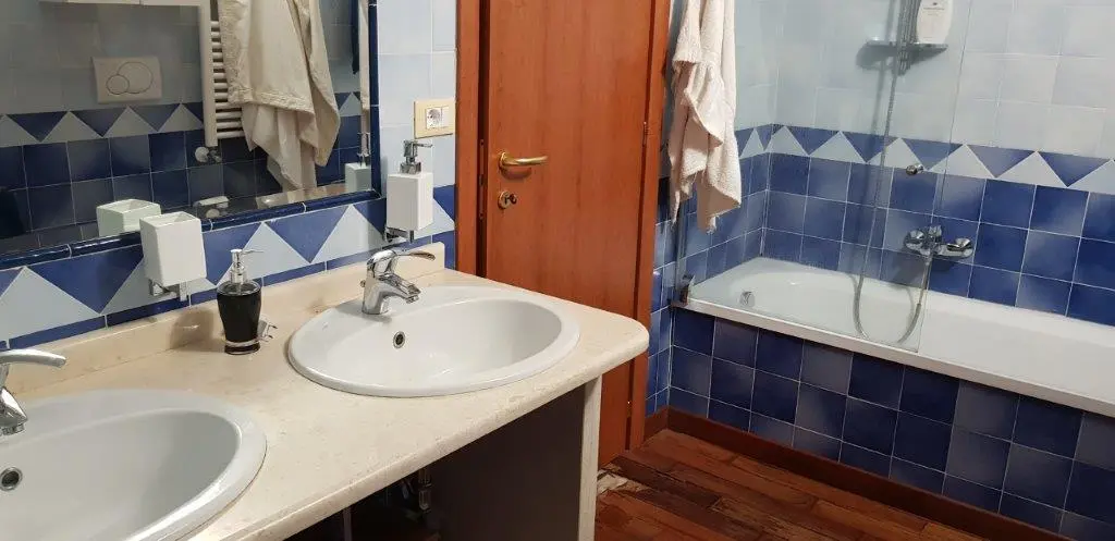 Stunning 4 bed Villa For Sale in National park of Veio Rome Lazio Italy