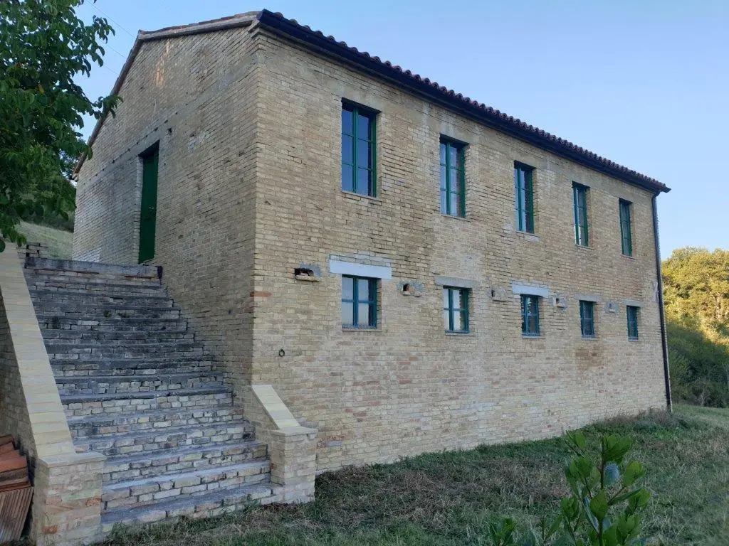 5 Bed Renovated Farmhouse For Sale In Palmiano Marche Italy