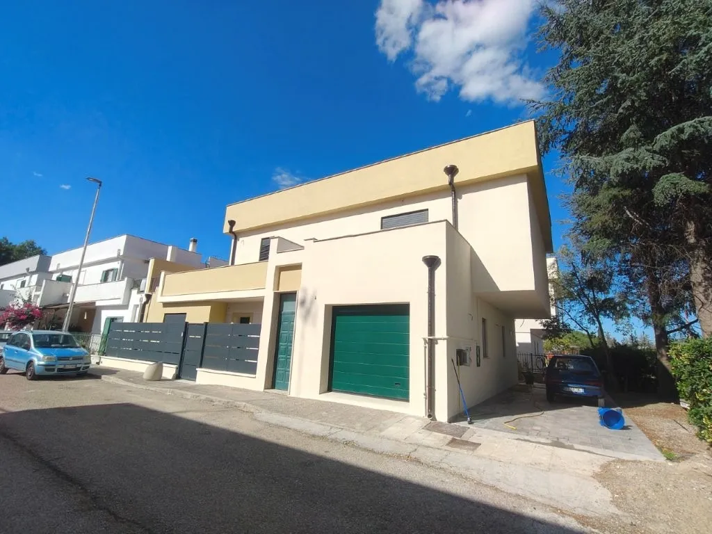 Luxury 2 Bed Townhouse for Sale In Bernalda Italy