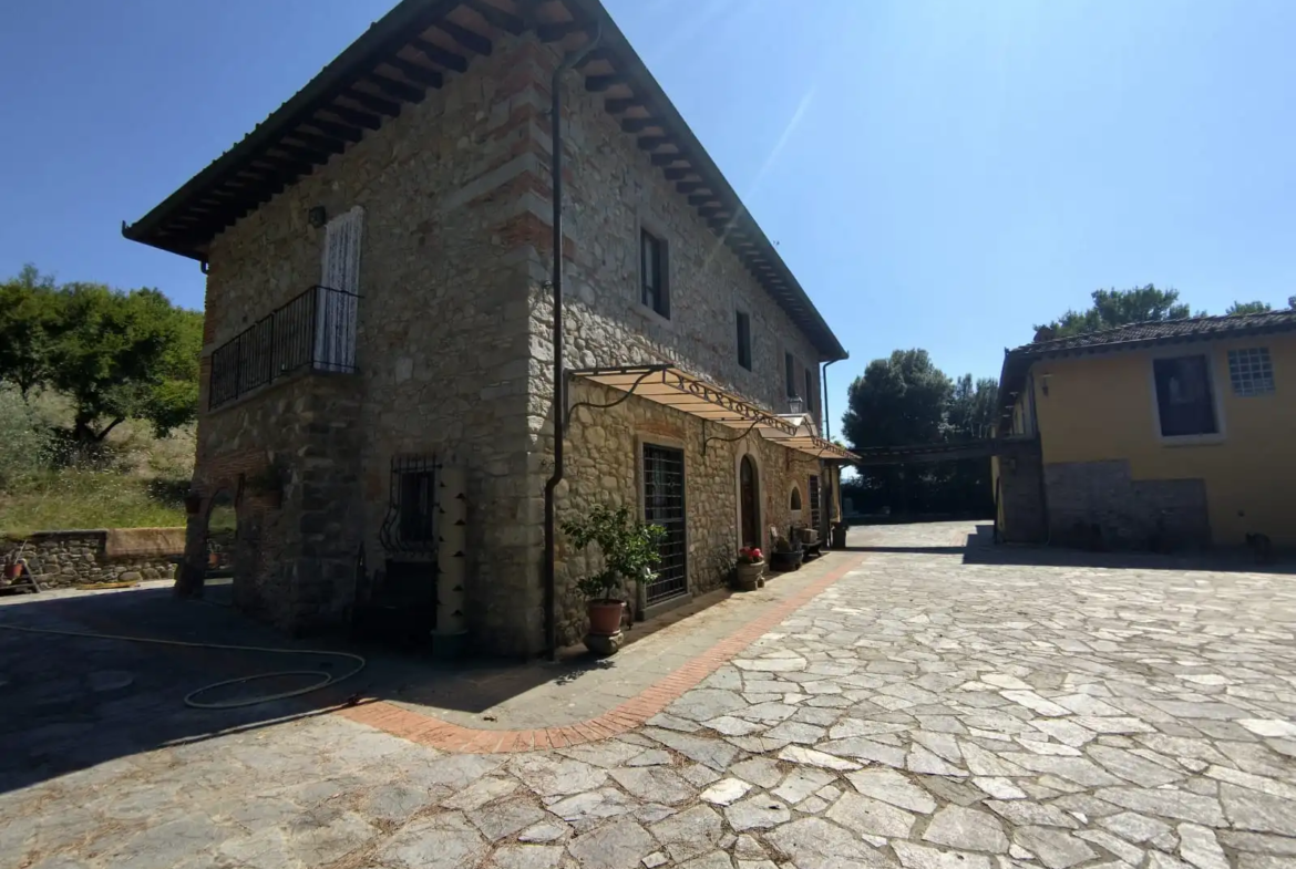 Luxury Estate & Canine Business for Sale In Terranuova Bracciolini Tuscany Italy