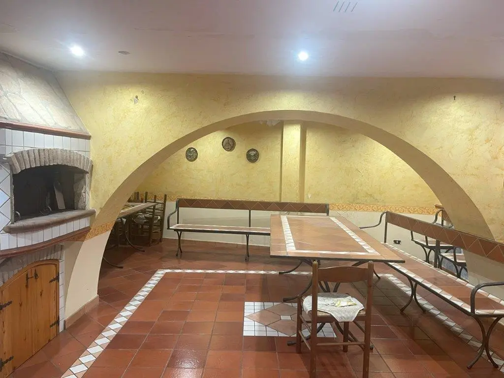 Excellent 8 Bed House For Sale in Forino Campania Italy.