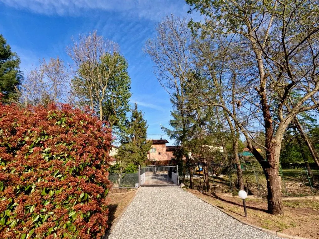 Stunning 4 Bed Villa For Sale in Cureggio Novara Italy