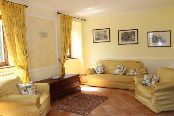 Excellent 6 Bed Stone Villa & Cottage for Sale In Amandola Italy