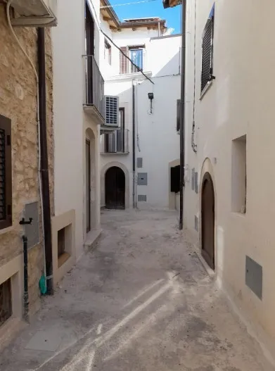 Excellent 3 Bed House for Sale In Vittorito Italy