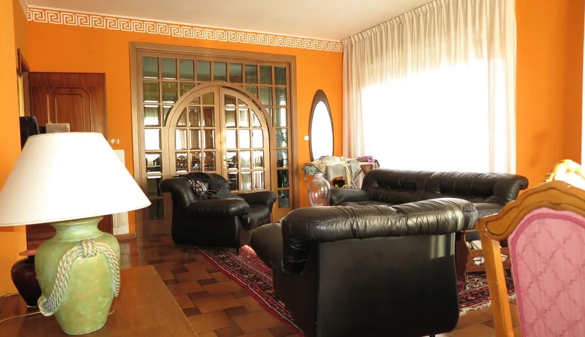 Stunning Villa Split into 2 Apartments For Sale in Monti di Licciana Nardi Tuscany Italy