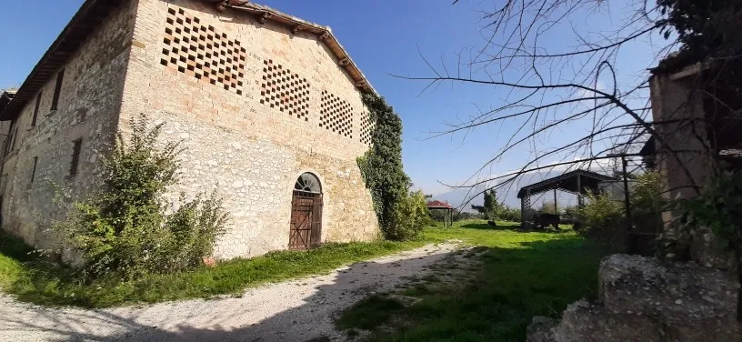 Traditional Italian House for Sale In CASTEL RITALDI Italy