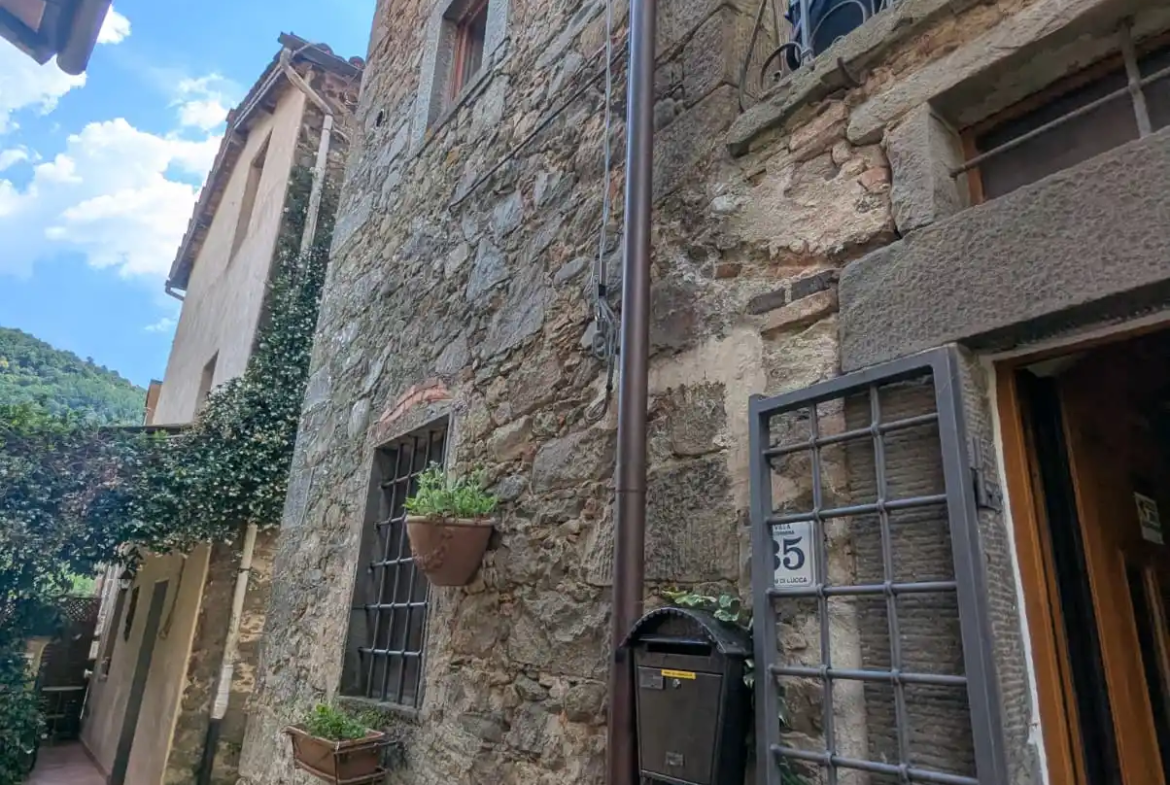 Luxury 8 Bedroom Casa Webb for Sale In Bagni di Lucca Italy
