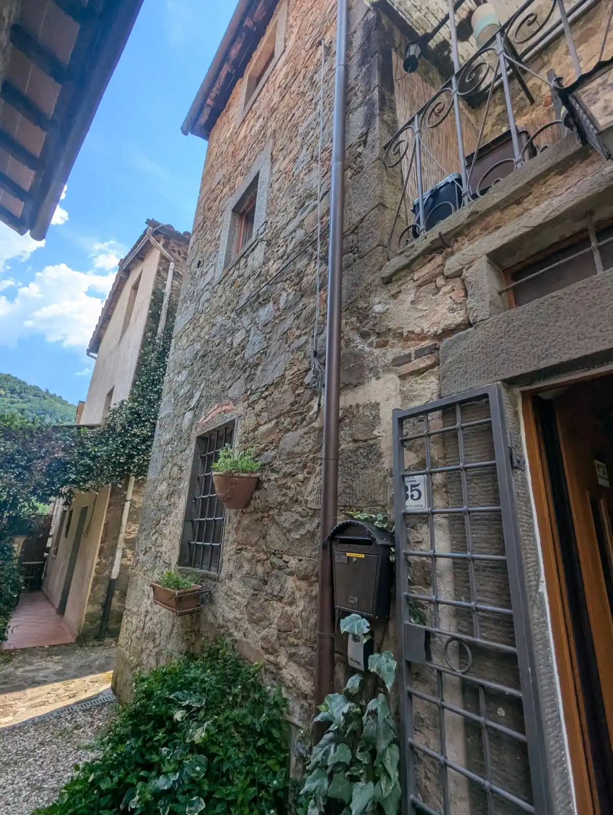 Luxury 8 Bedroom Casa Webb for Sale In Bagni di Lucca Italy