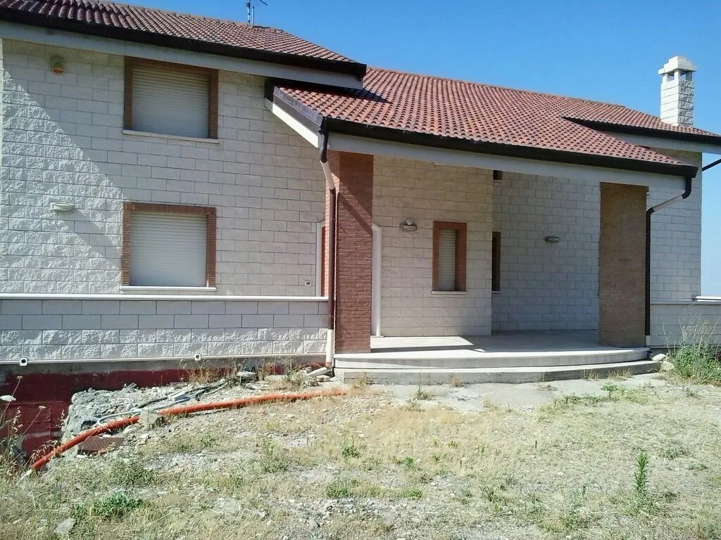 Excellent 3 Bed House For Sale in Orsara Di Puglia Italy