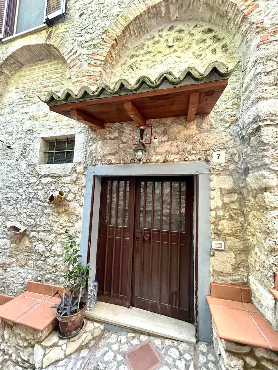 House Containing 2 Apartments for sale in Veroli Lazio Italy