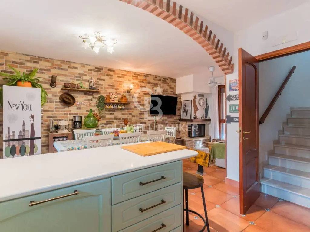 Excellent 3 Bed Terraced House for Sale In MOLA DI BARI Puglia Italy