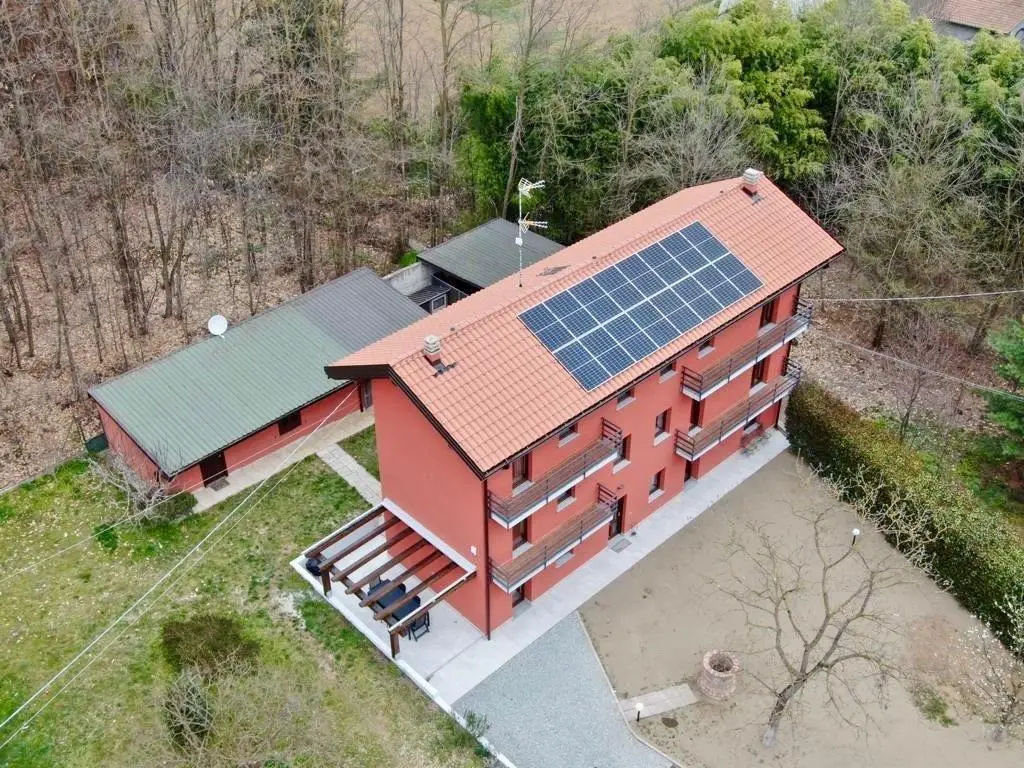 Stunning 4 Bed Villa For Sale in Cureggio Novara Italy