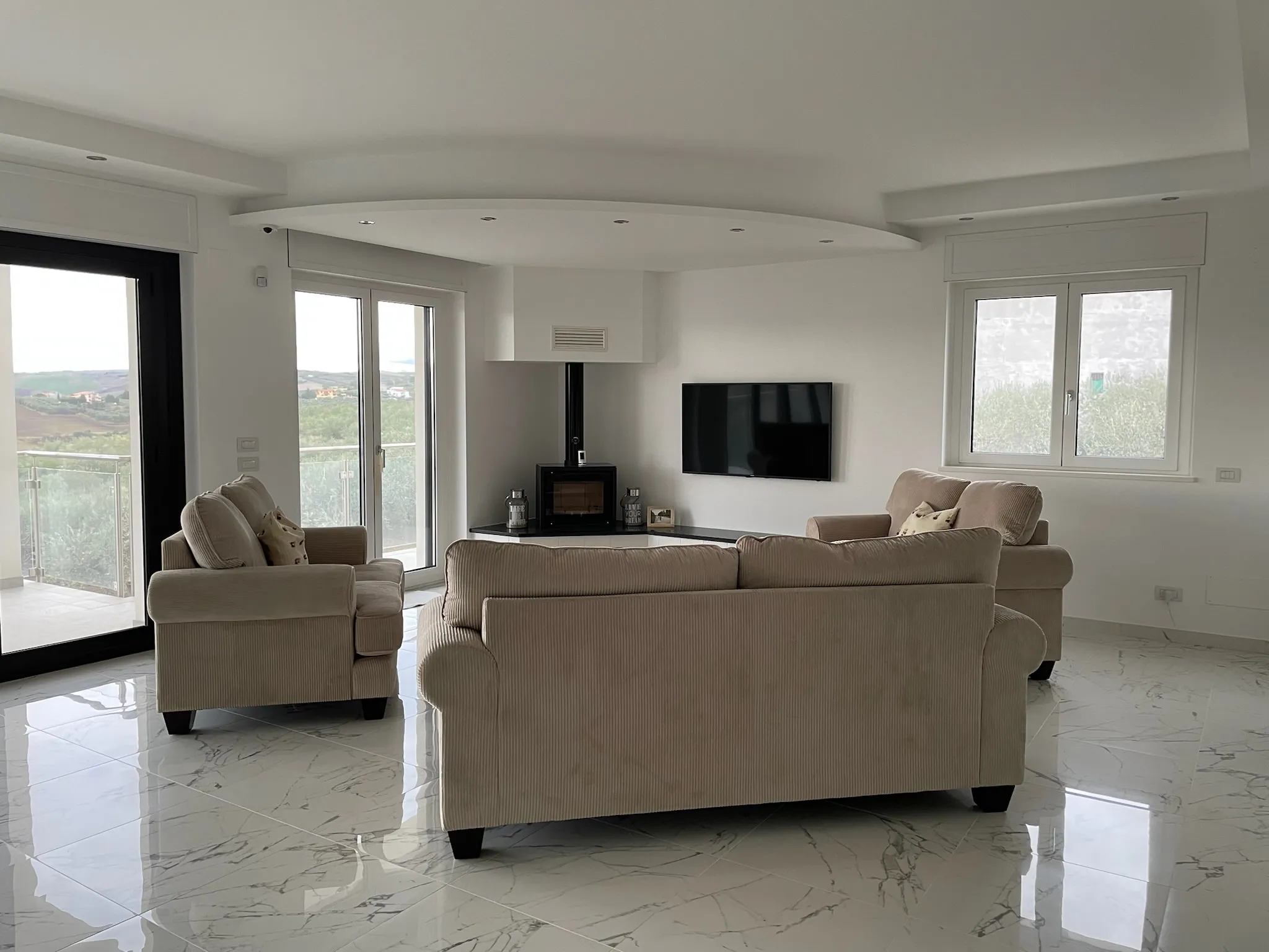 Luxury 6 Bed Villa For sale in MONTENERO DI BISACCIA Molise Abruzzo Italy