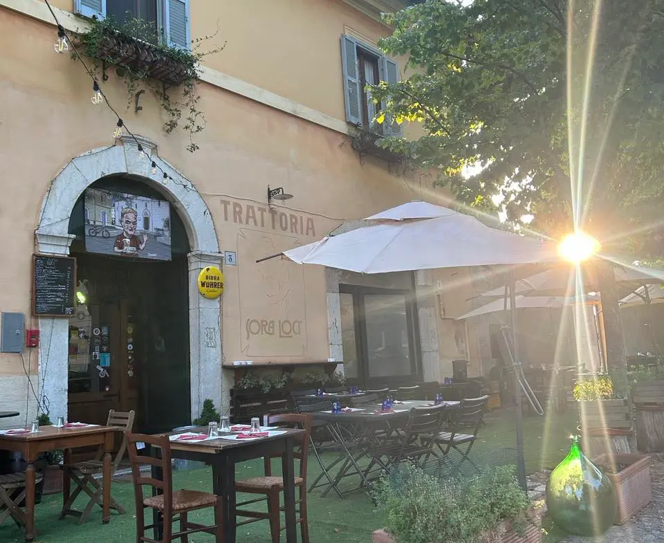 House Containing 2 Apartments for sale in Veroli Lazio Italy