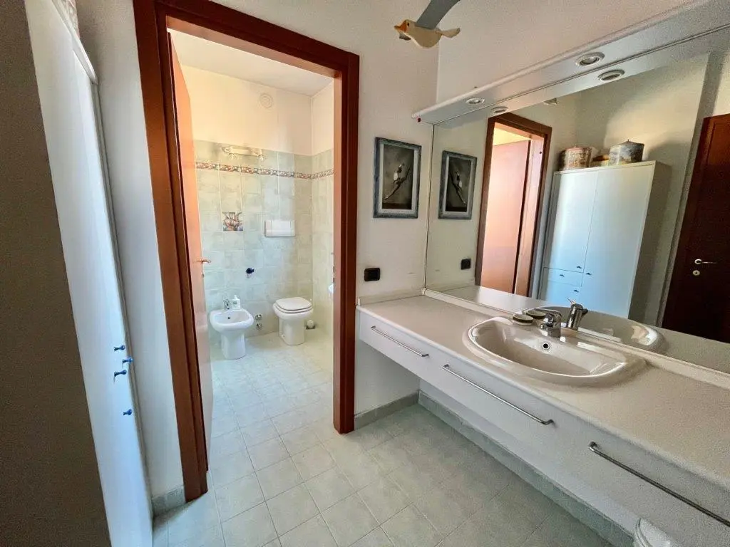 Excellent 4 Bed Villa for Sale In Saronno Italy
