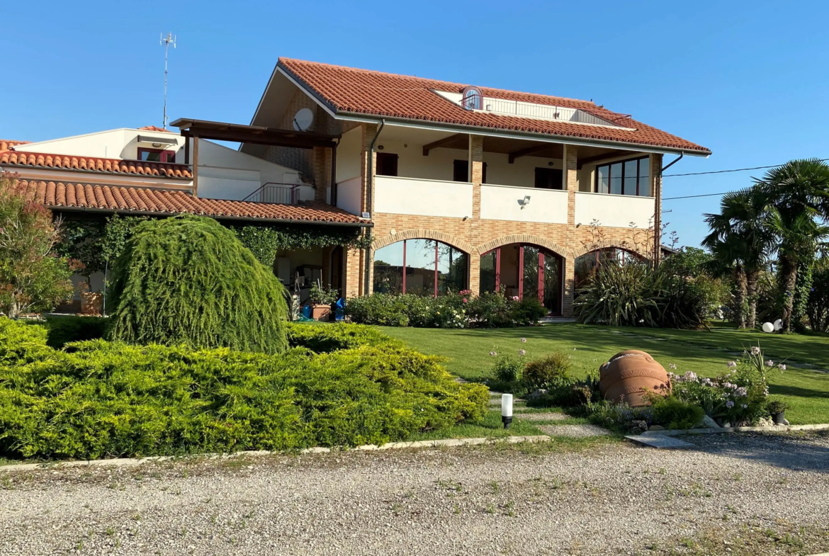 Luxury 10 Bed Villa for Sale in Fano Le Marche Italy
