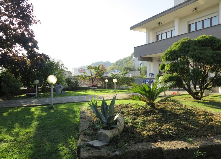 Stunning Villa Split into 2 Apartments For Sale in Monti di Licciana Nardi Tuscany Italy
