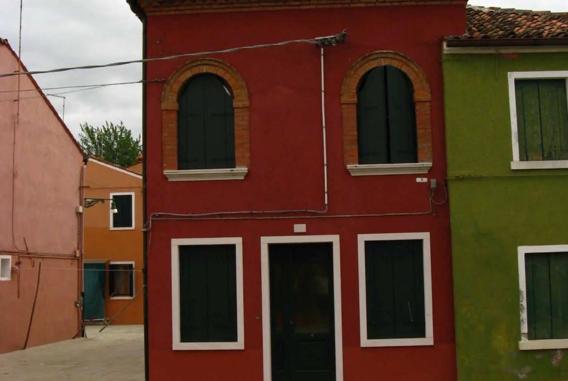 Excellent 2 Bed House for Sale In Burano Venezia Italy