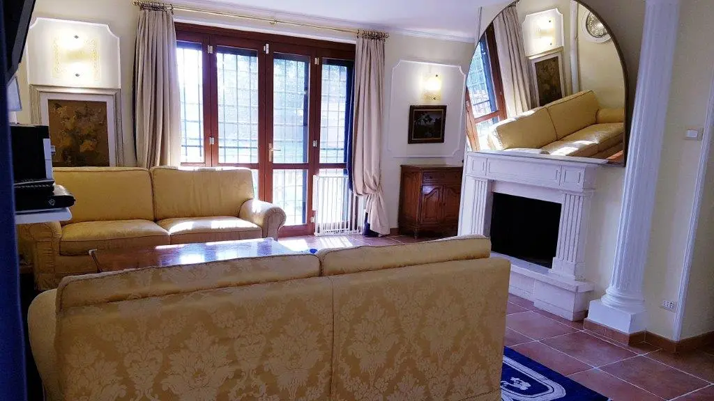 Stunning 4 bed Villa For Sale in National park of Veio Rome Lazio Italy