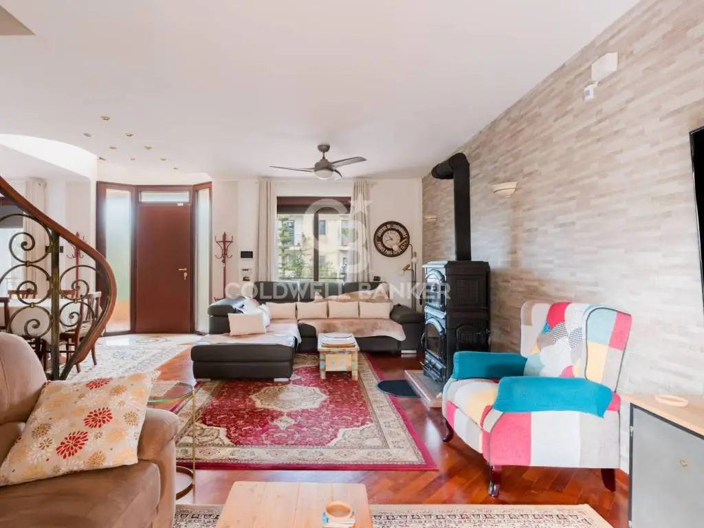 Excellent 3 Bed Terraced House for Sale In MOLA DI BARI Puglia Italy