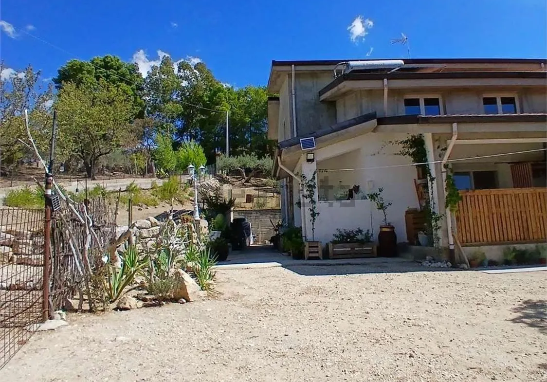 Stunning 3 bed Villa for Sale In Alessandria della Rocca Platani Hills, Agrigento Sicily Italy