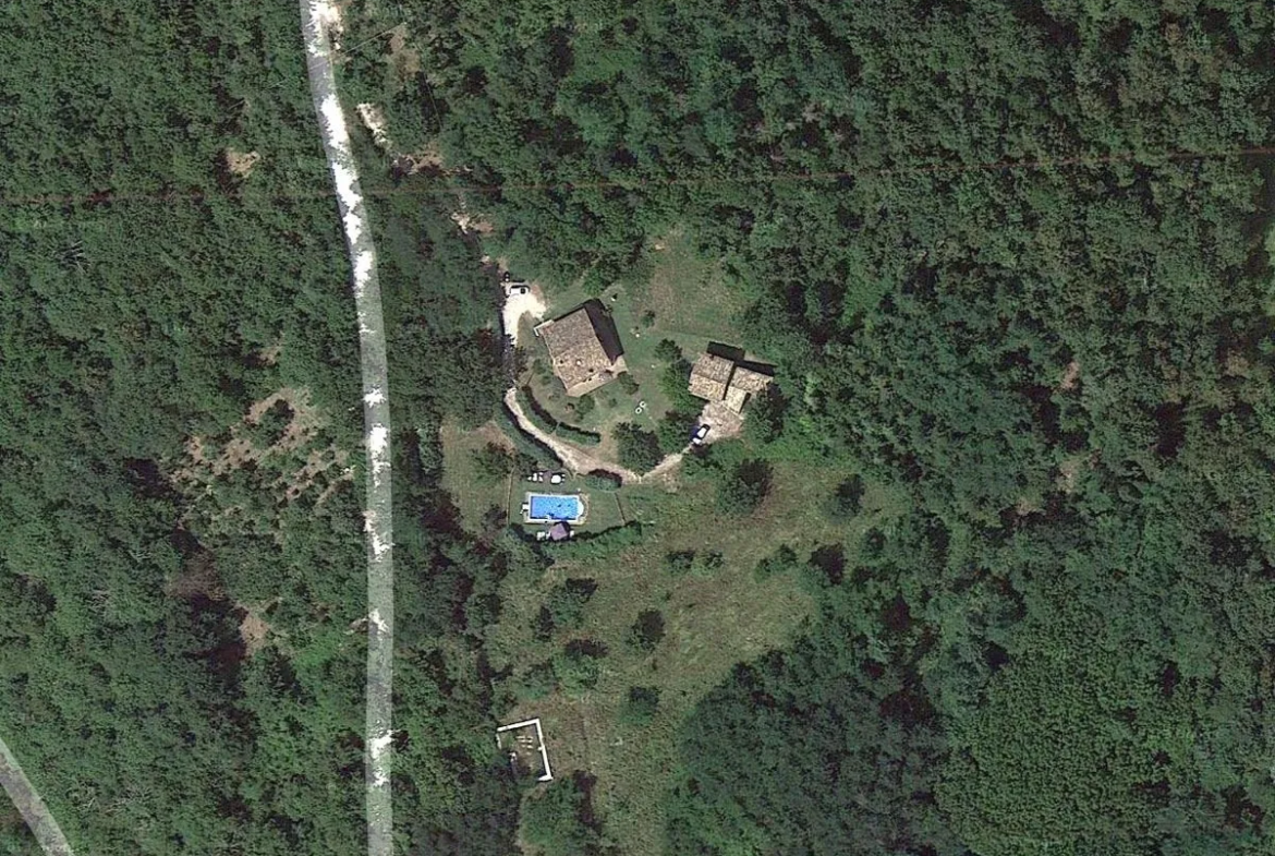 Excellent 6 Bed Stone Villa & Cottage for Sale In Amandola Italy